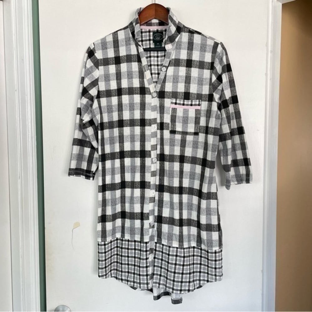 Laura Ashley plaid button down long sleeved shirt black white gray size medium